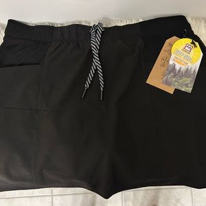 Avalanche Black Skort - NWT Sz L